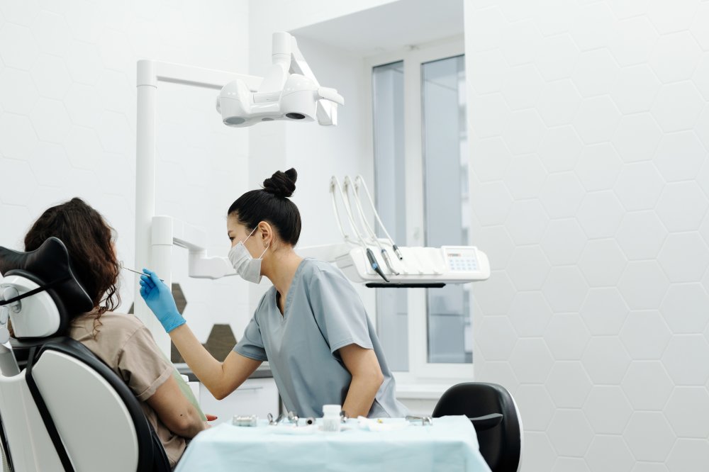 Vid tandskador kan erfaren tandläkare på Odenplan erbjuda akuttandvård
